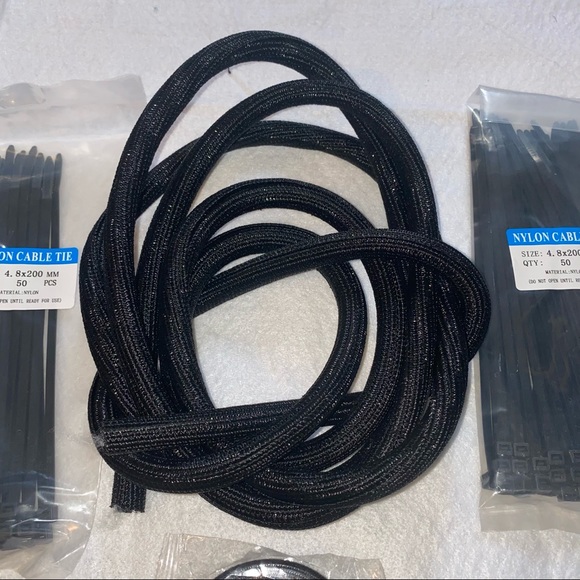 Alex Tech 10ft -1/2 inch Black Sleeve Split Cord Protector Wire/ Nylon Cable Tie - Picture 5 of 5